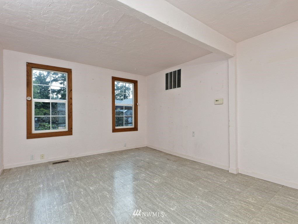 5008 Erlands Point Road Northwest Bremerton, WA 98312 - Photo 11 of 36 Gallery Image 11