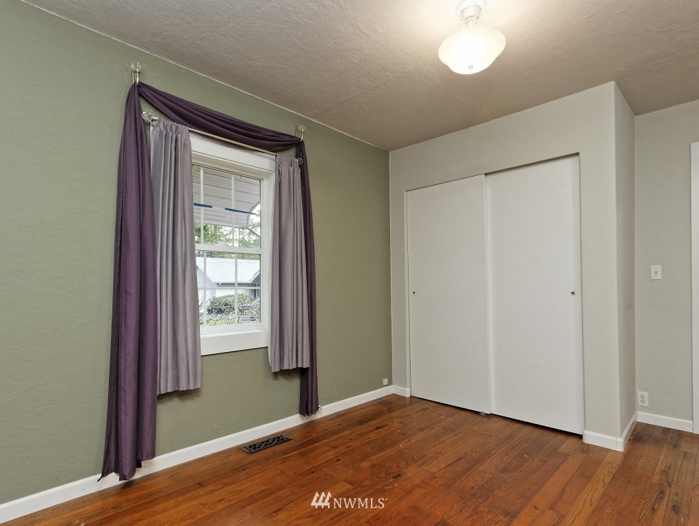 5008 Erlands Point Road Northwest Bremerton, WA 98312 - Photo 17 of 36 Gallery Image 17