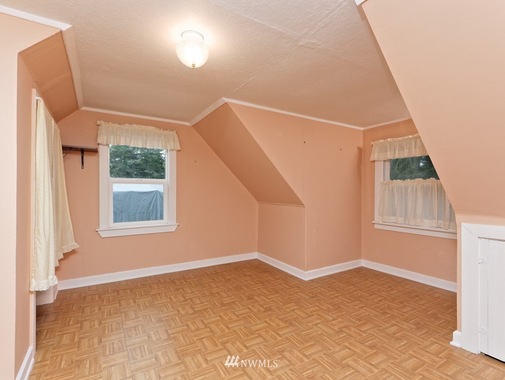5008 Erlands Point Road Northwest Bremerton, WA 98312 - Photo 18 of 36 Gallery Image 18