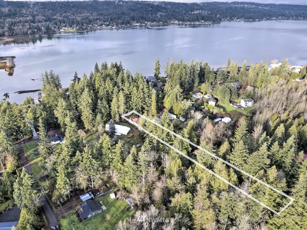 5008 Erlands Point Road Northwest Bremerton, WA 98312 - Photo 3 of 36 Gallery Image 3