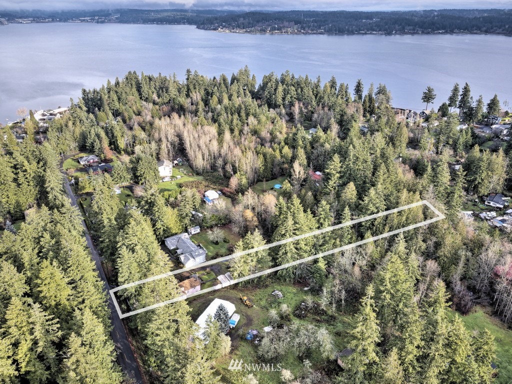 5008 Erlands Point Road Northwest Bremerton, WA 98312 - Photo 4 of 36 Gallery Image 4