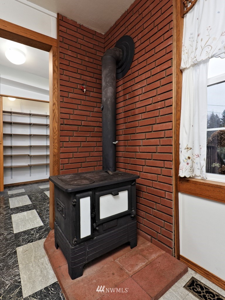 5008 Erlands Point Road Northwest Bremerton, WA 98312 - Photo 10 of 36 Gallery Image 10
