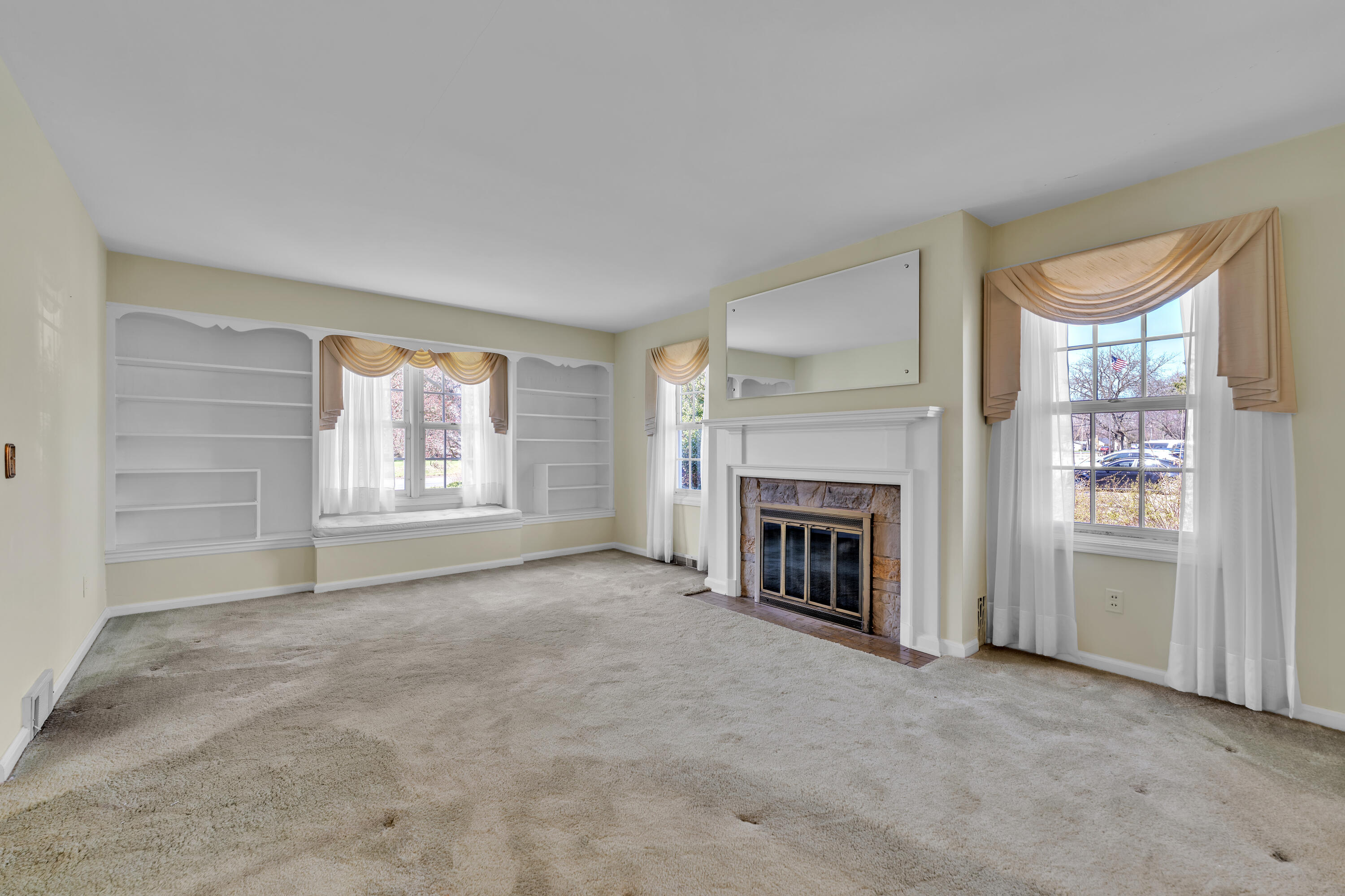 918 Nichols Road Kalamazoo, MI 49006 - Photo 5 of 39 DSC09708
