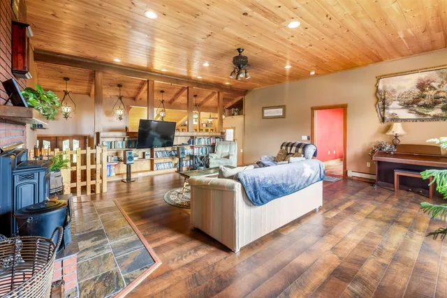 $675,000 | 1144 Center Road, Hardwick, VT 05843