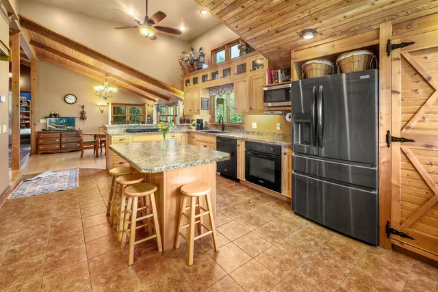 $675,000 | 1144 Center Road, Hardwick, VT 05843