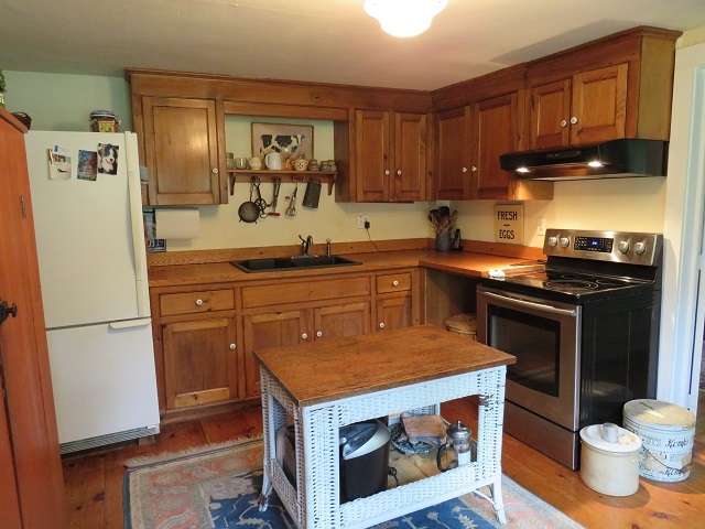 578 Center Road Hillsborough, NH 03244 - Photo 2 of 31