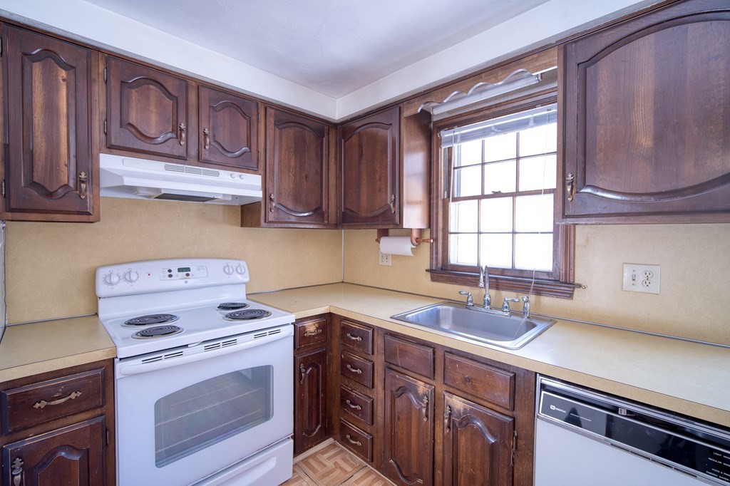 77 Howe Street Ashland, MA 01721 - Photo 11 of 42 Gallery Image 11