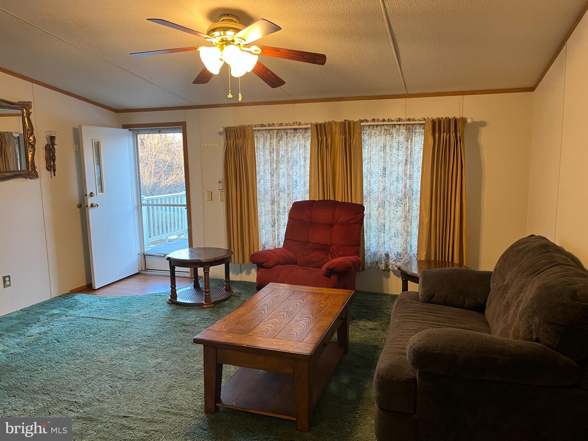 315 Lewis Road Annville, PA 17003 - Photo 3 of 17 Living room entry