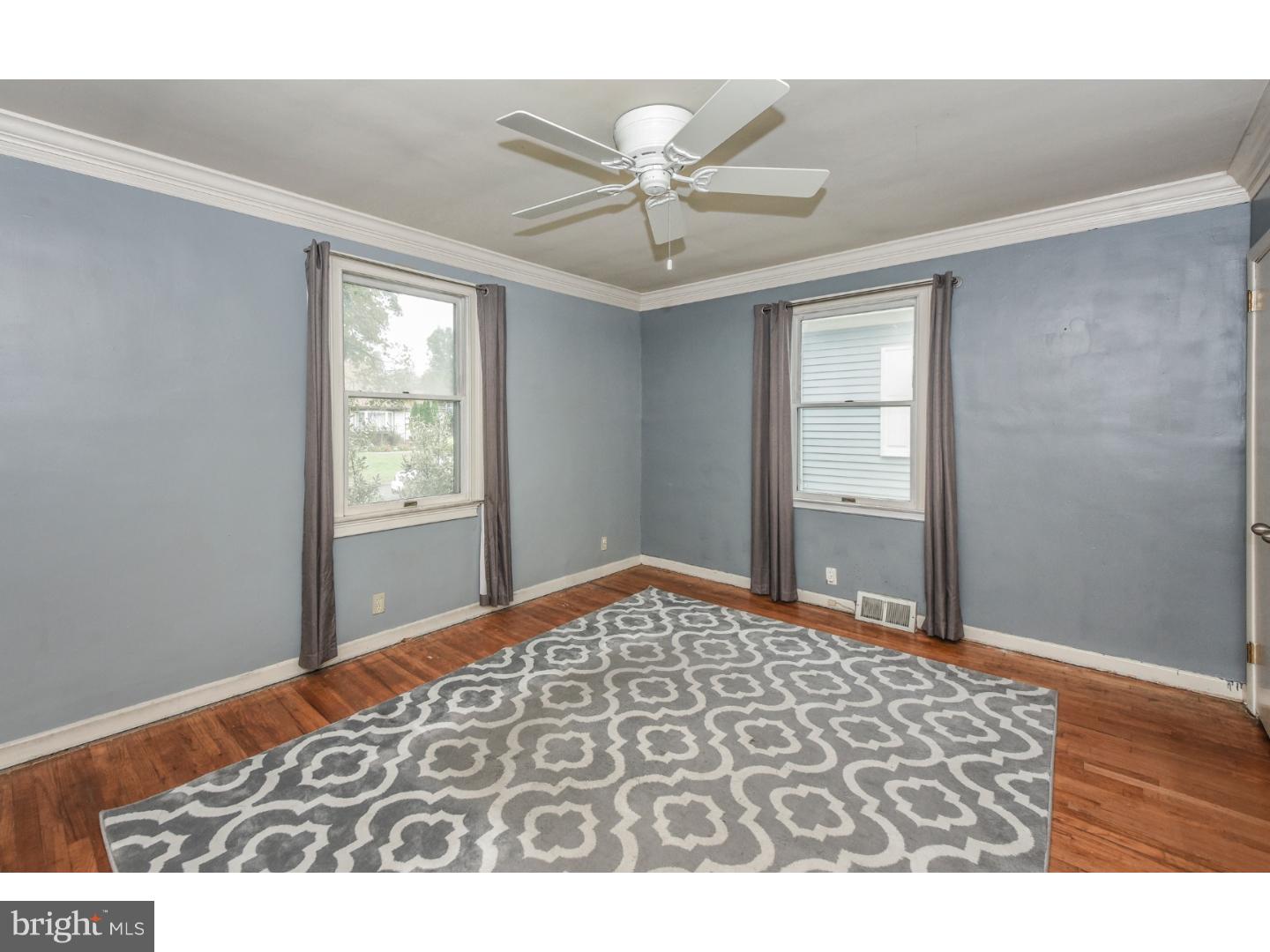 23 Belmar Road Hatboro, PA 19040 - Photo 6 of 21 Living Room