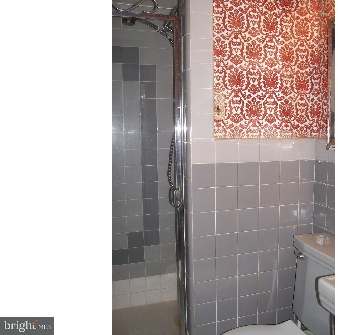 7472 Rhoads Street Philadelphia, PA 19151 - Photo 8 of 16 Master Bathroom
