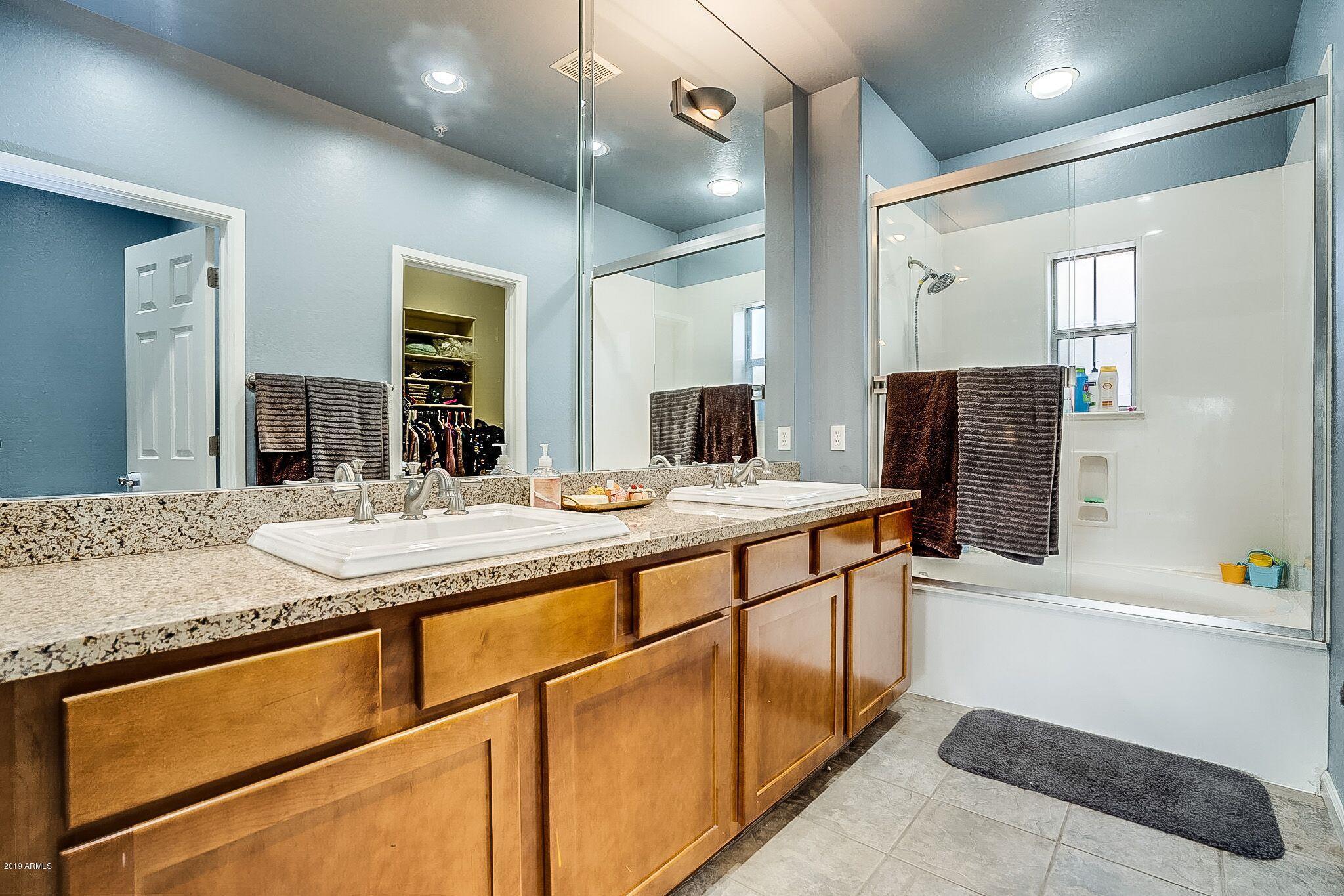 3935 East Rough Rider Road, Unit 1075 Phoenix, AZ 85050 - Photo 11 of 31 RR master sink