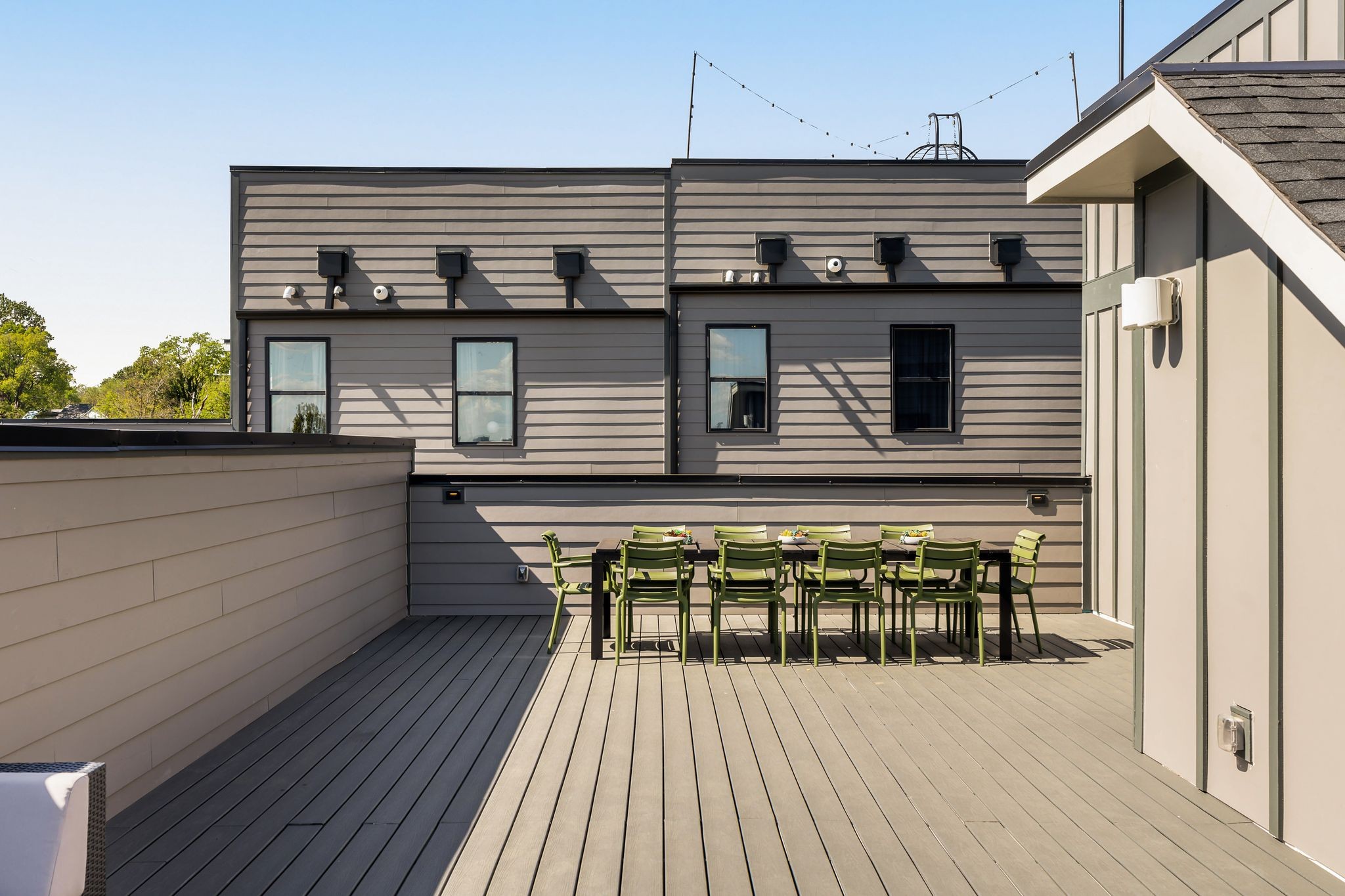 2000 South Hamilton Road, Unit 17 Nashville, TN 37218 - Photo 29 of 40 a balcony view with two chairs and wooden floor