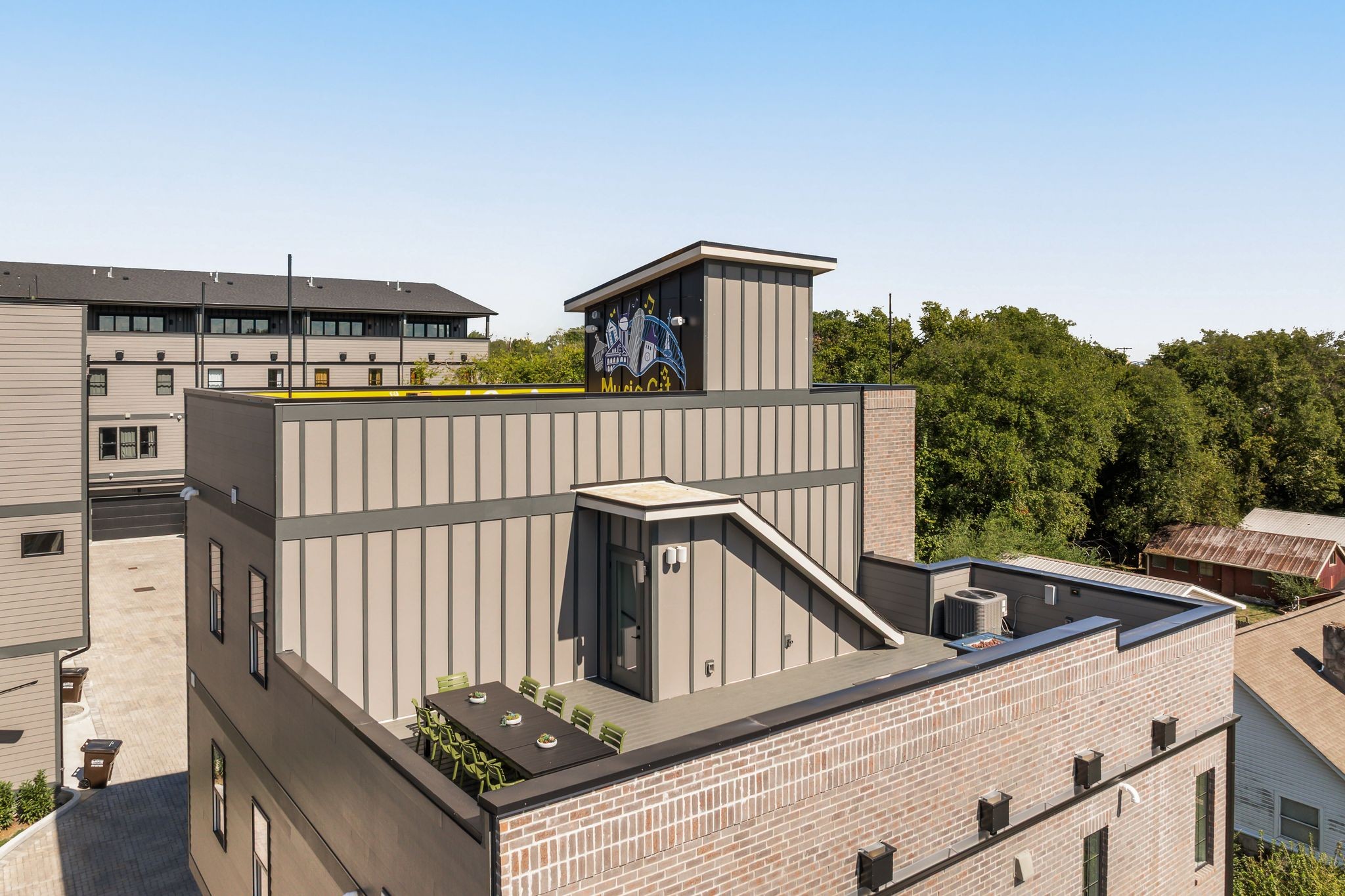 2000 South Hamilton Road, Unit 17 Nashville, TN 37218 - Photo 32 of 40 a view of entryway with wooden floor