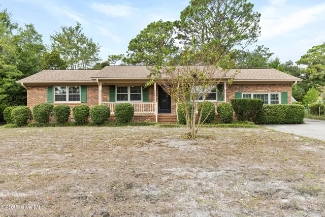 $2,400 | 209 Shamrock Drive, Wilmington, NC 28409