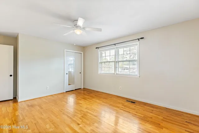 $2,400 | 209 Shamrock Drive, Wilmington, NC 28409