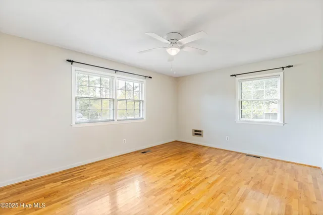 $2,400 | 209 Shamrock Drive, Wilmington, NC 28409