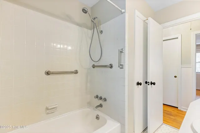 $2,400 | 209 Shamrock Drive, Wilmington, NC 28409