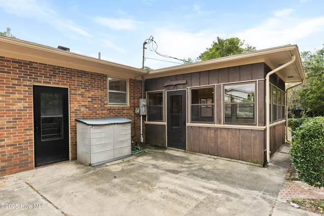 $2,400 | 209 Shamrock Drive, Wilmington, NC 28409