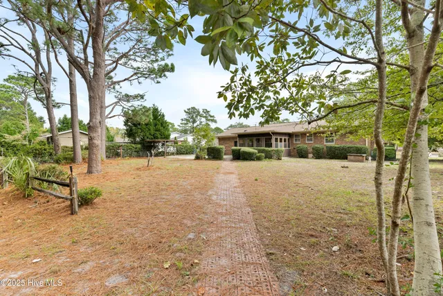 $2,400 | 209 Shamrock Drive, Wilmington, NC 28409