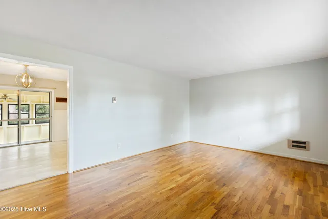 $2,400 | 209 Shamrock Drive, Wilmington, NC 28409