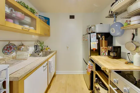 $155,000 | 4343 North Clarendon Avenue, Unit 1408, Chicago, IL 60613