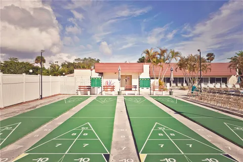 a view of a tennis court