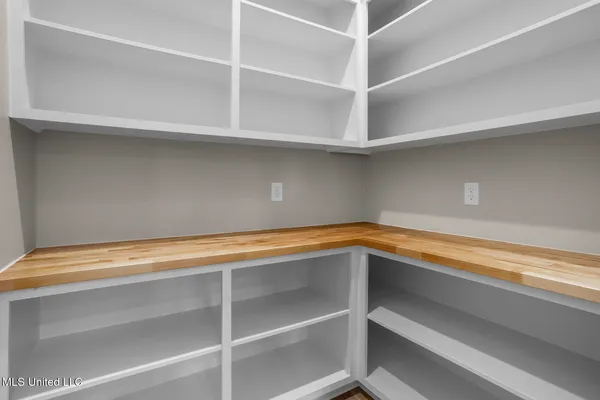 $381,800 | 436 Aurora Circle, Canton, MS 39046