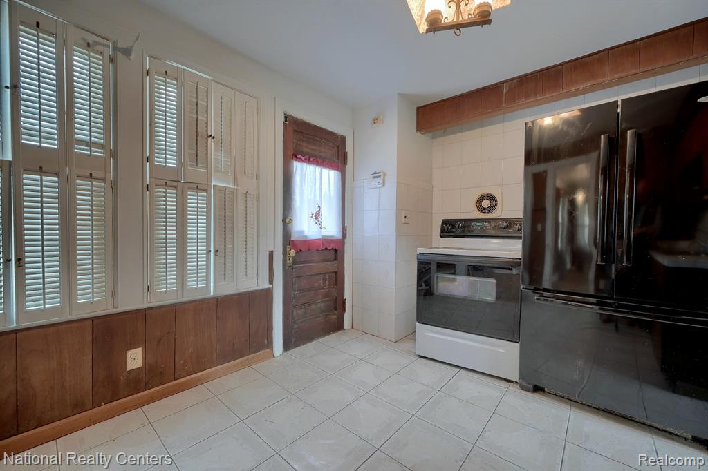 31000 Drake Road Farmington Hills, MI 48331 - Photo 6 of 29