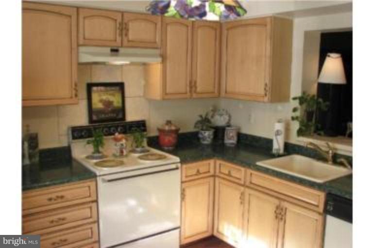 33 Trailwood Road Nottingham, MD 21236 - Photo 17 of 20 Kitchen #3