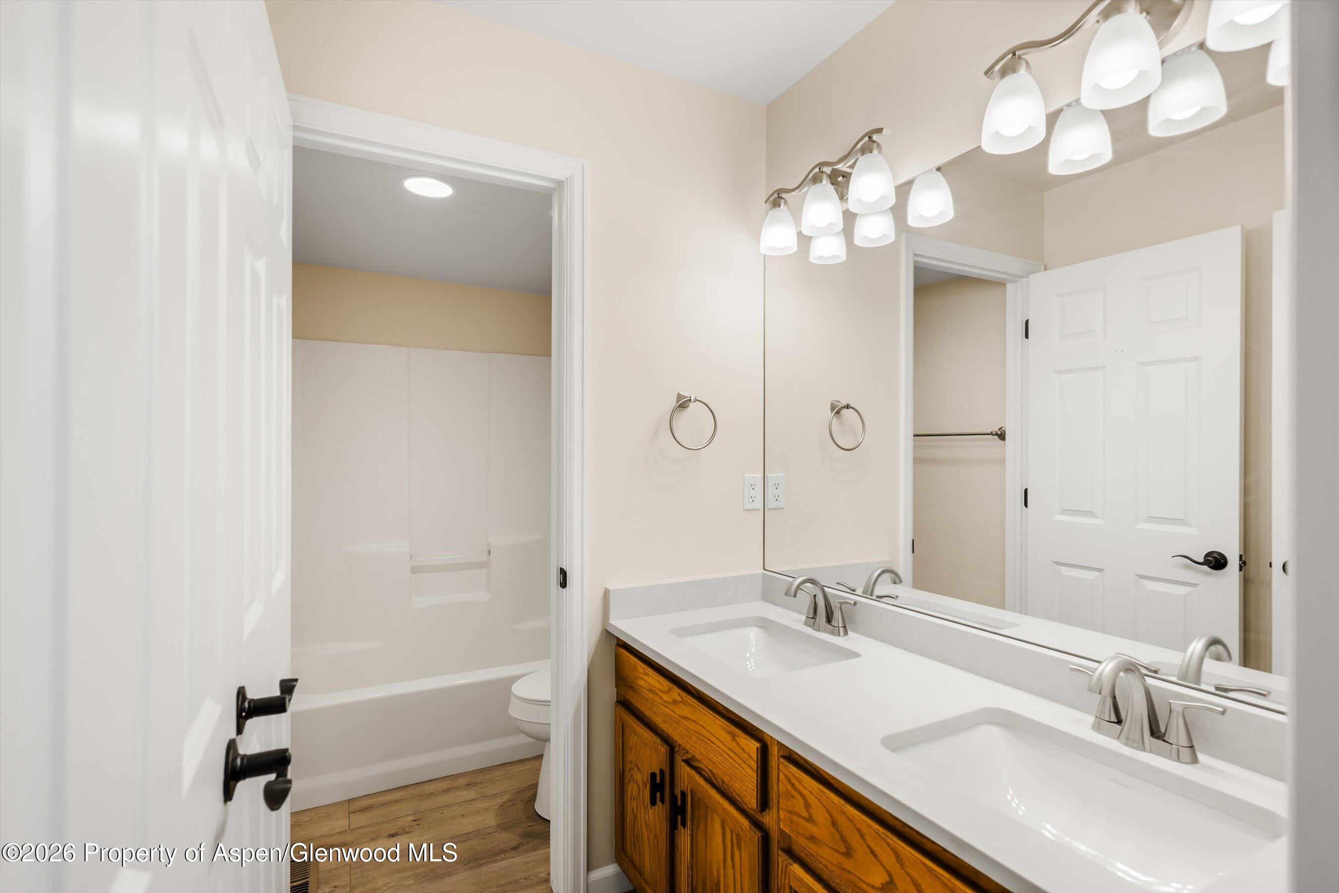 242 Castle Ridge Drive New Castle, CO 81647 - Photo 14 of 25 Full bath