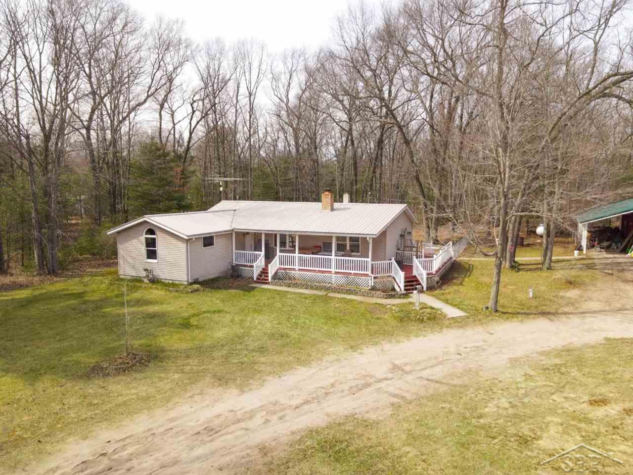 4510 Sterling Road Sterling, MI 48659 - Photo 9 of 42 50071871-8.JPG