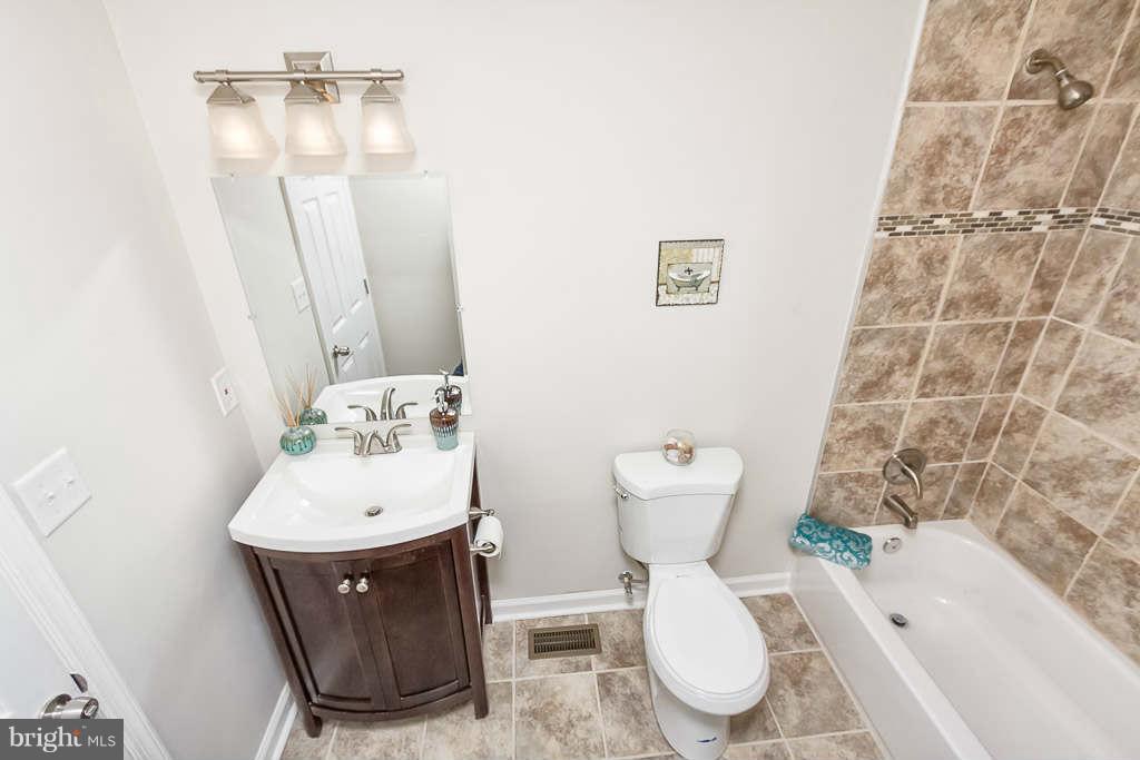 1134 Maple Road Baltimore, MD 21221 - Photo 14 of 29 Full Bath with Ceramic Tile!