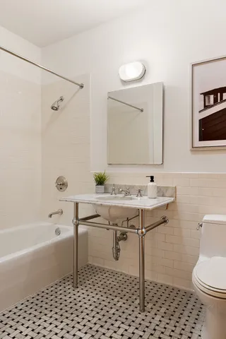 $2,385,000 | 30 Main Street, Unit 4G | DUMBO