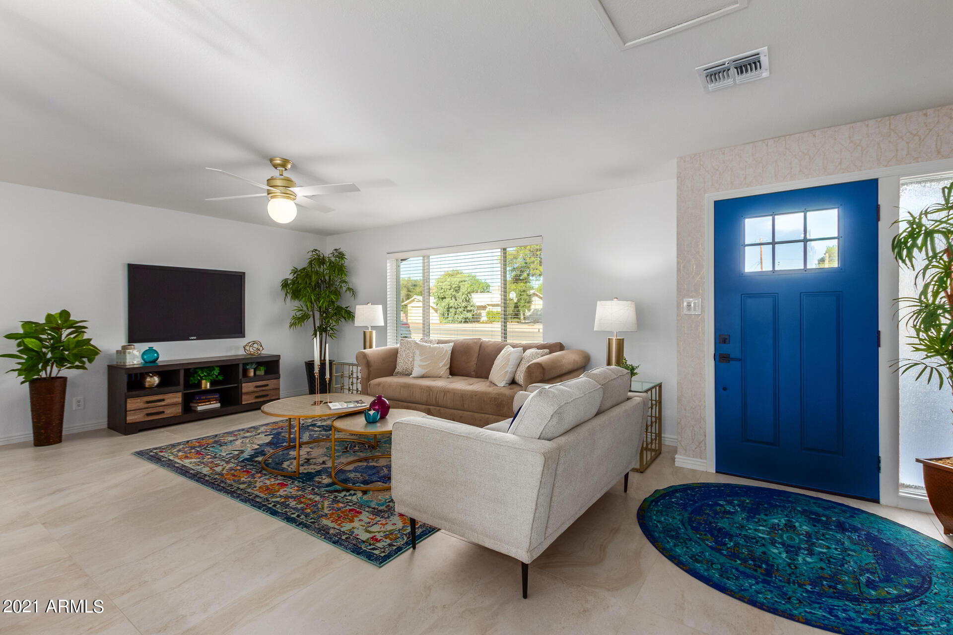 8631 East Valley View Road Scottsdale, AZ 85250 - Photo 3 of 34 Great Room