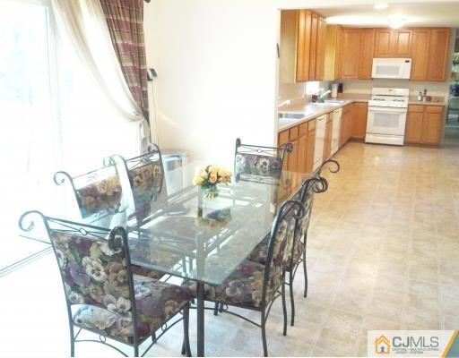 5 Perry Road Edison, NJ 08817 - Photo 5 of 10 Gallery Image 5