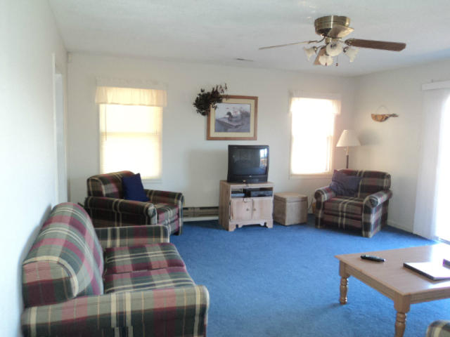 6774 Horseshoe Bend Road Goodview, VA 24095 - Photo 21 of 30 Living Room