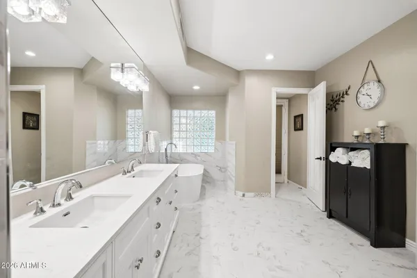 $1,649,900 | 11814 South Tuzigoot Court, Phoenix, AZ 85044