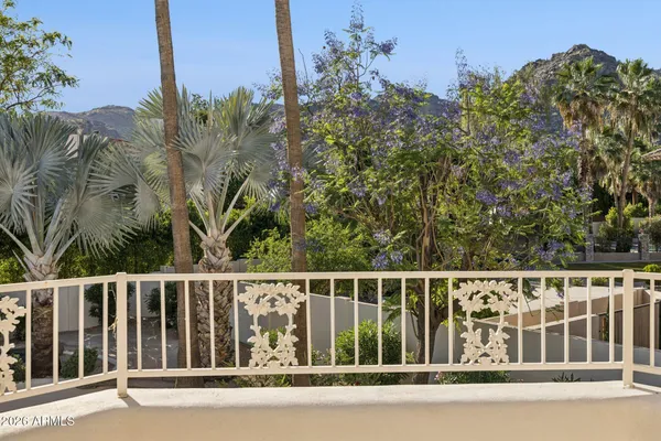 $1,649,900 | 11814 South Tuzigoot Court, Phoenix, AZ 85044