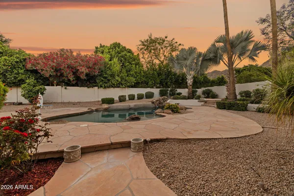 $1,649,900 | 11814 South Tuzigoot Court, Phoenix, AZ 85044