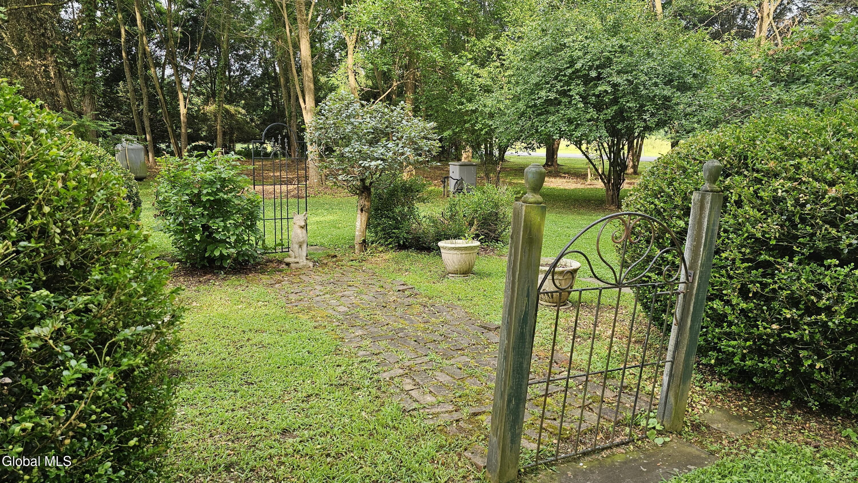 59 Buckwheat Road Germantown, NY 12526 - Photo 6 of 29 courtyard