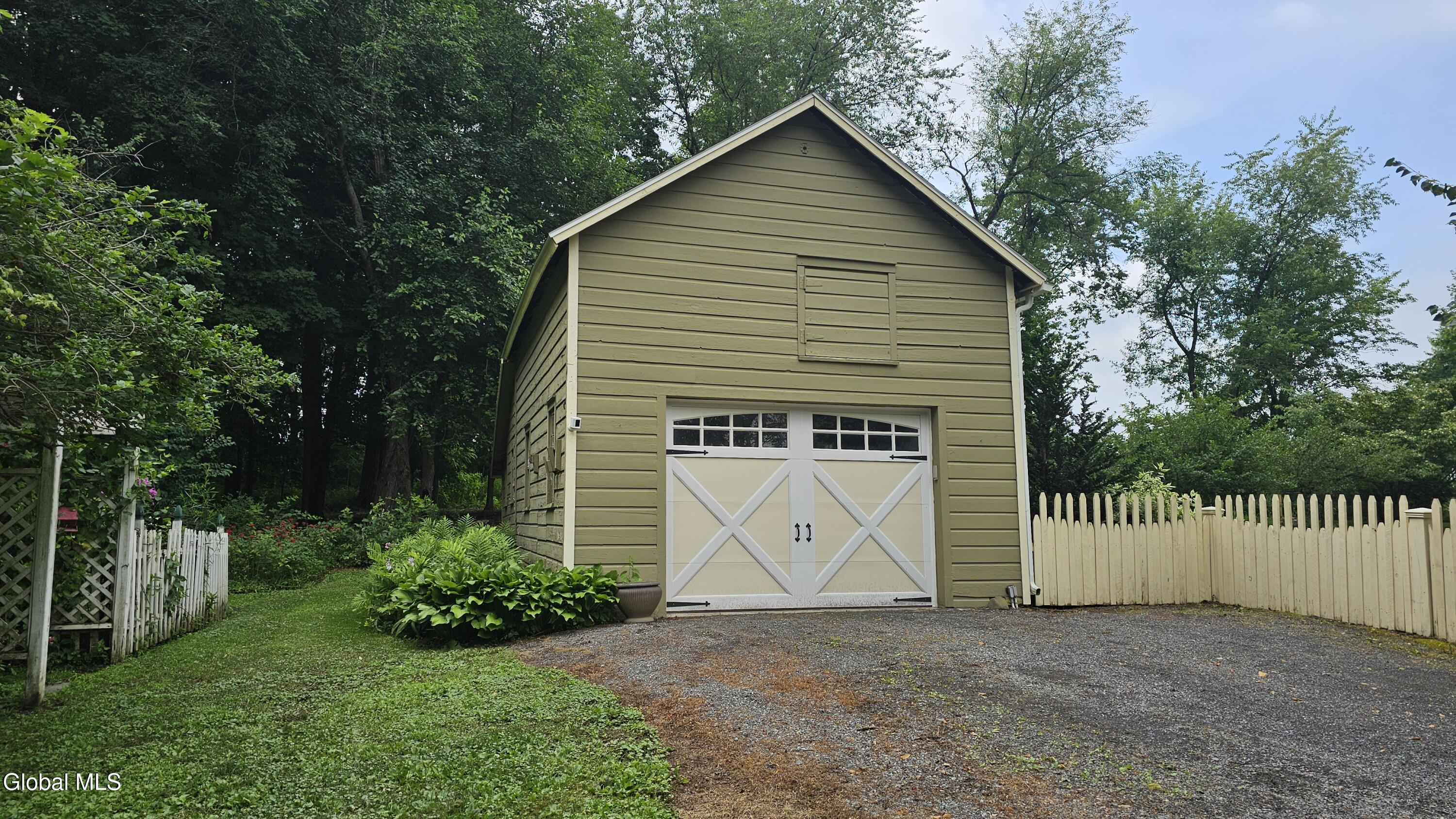 59 Buckwheat Road Germantown, NY 12526 - Photo 8 of 29 Carriage house