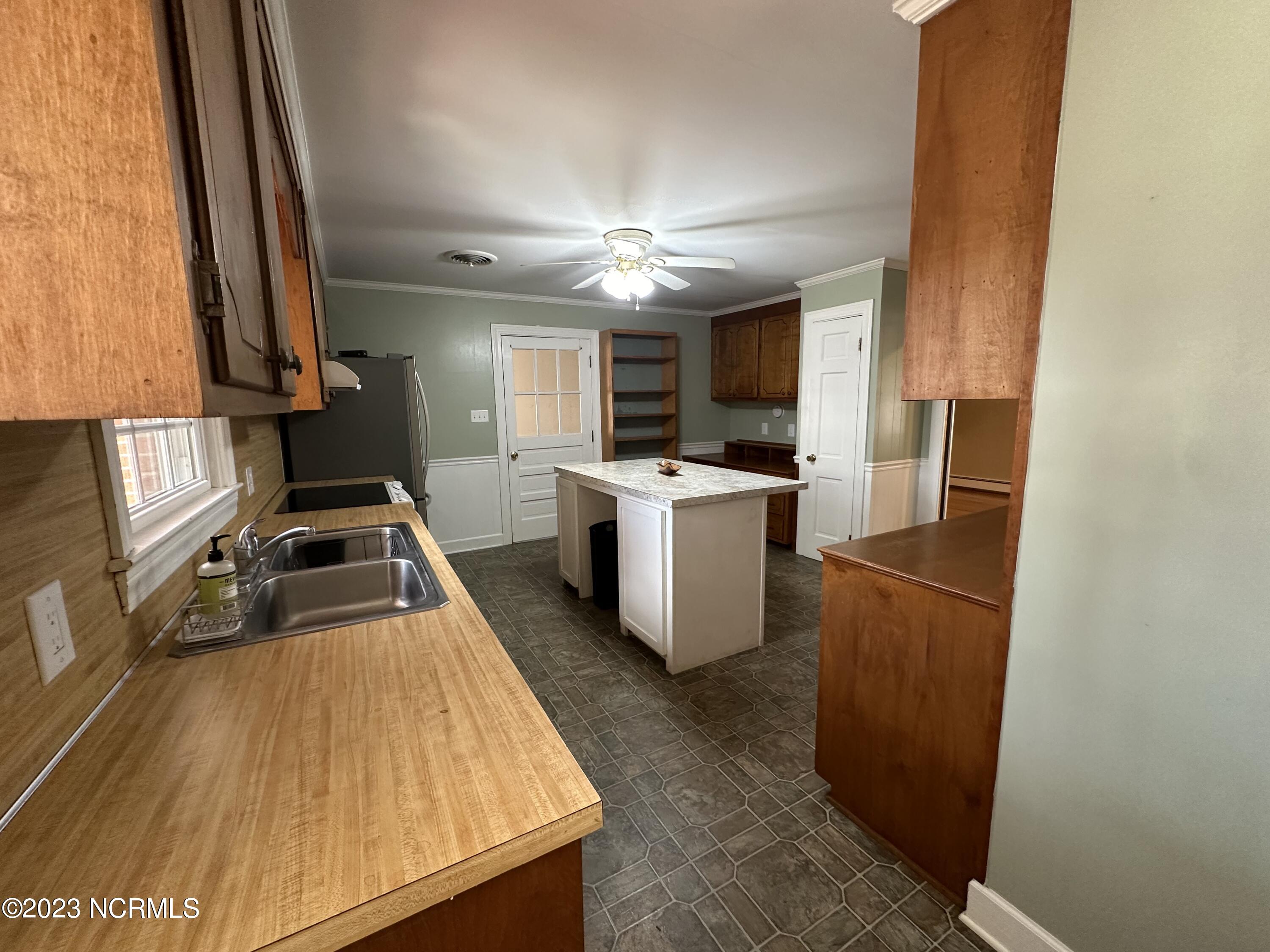 109 Hodges Road Washington, NC 27889 - Photo 5 of 23 IMG_7007