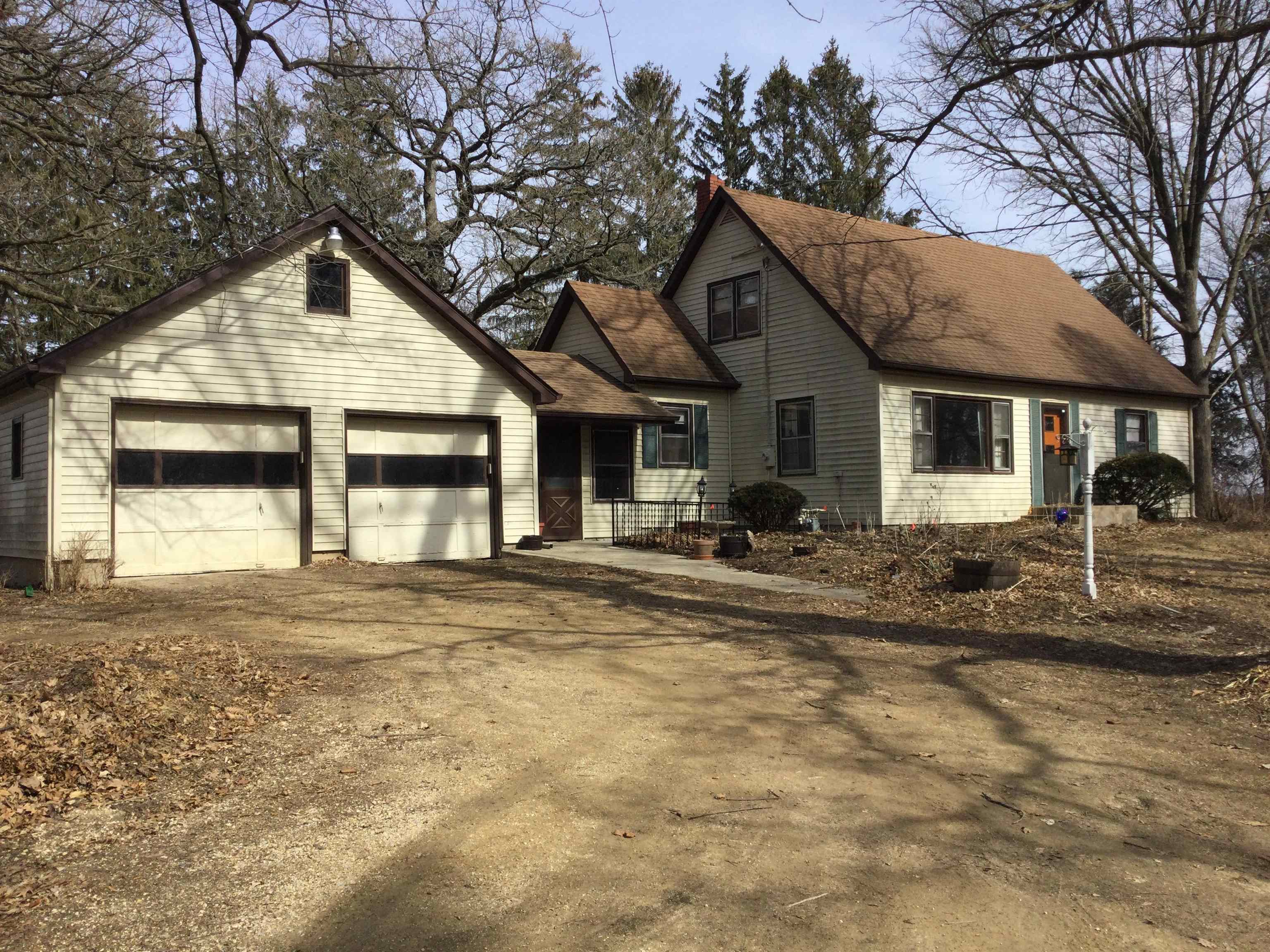 10381 Montague Road Winnebago, IL 61088 - Photo 1 of 36 Gallery Image 1