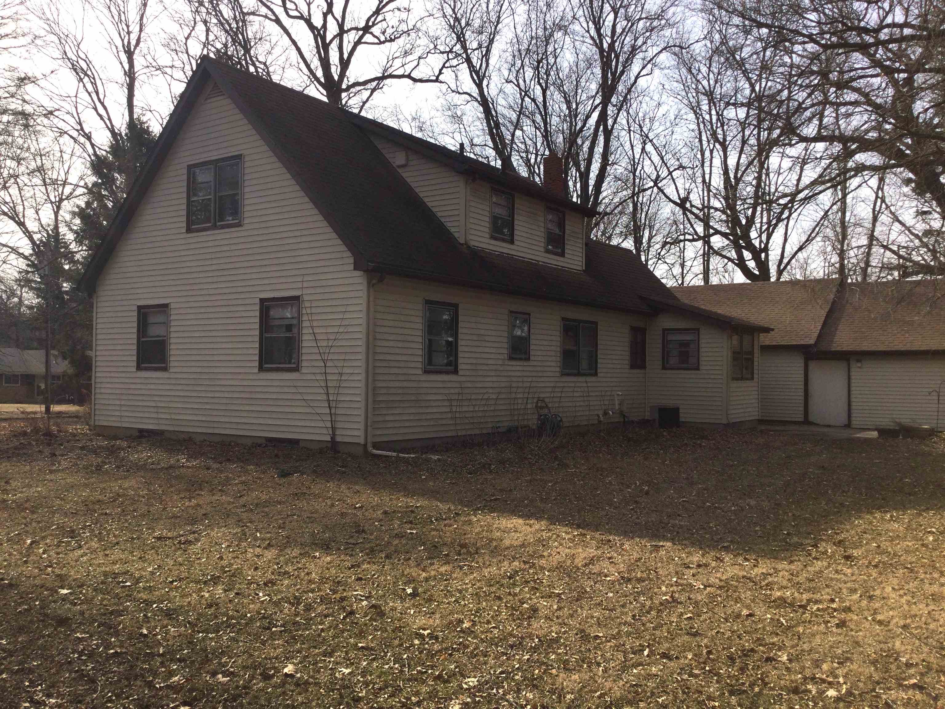 10381 Montague Road Winnebago, IL 61088 - Photo 3 of 36 Gallery Image 3
