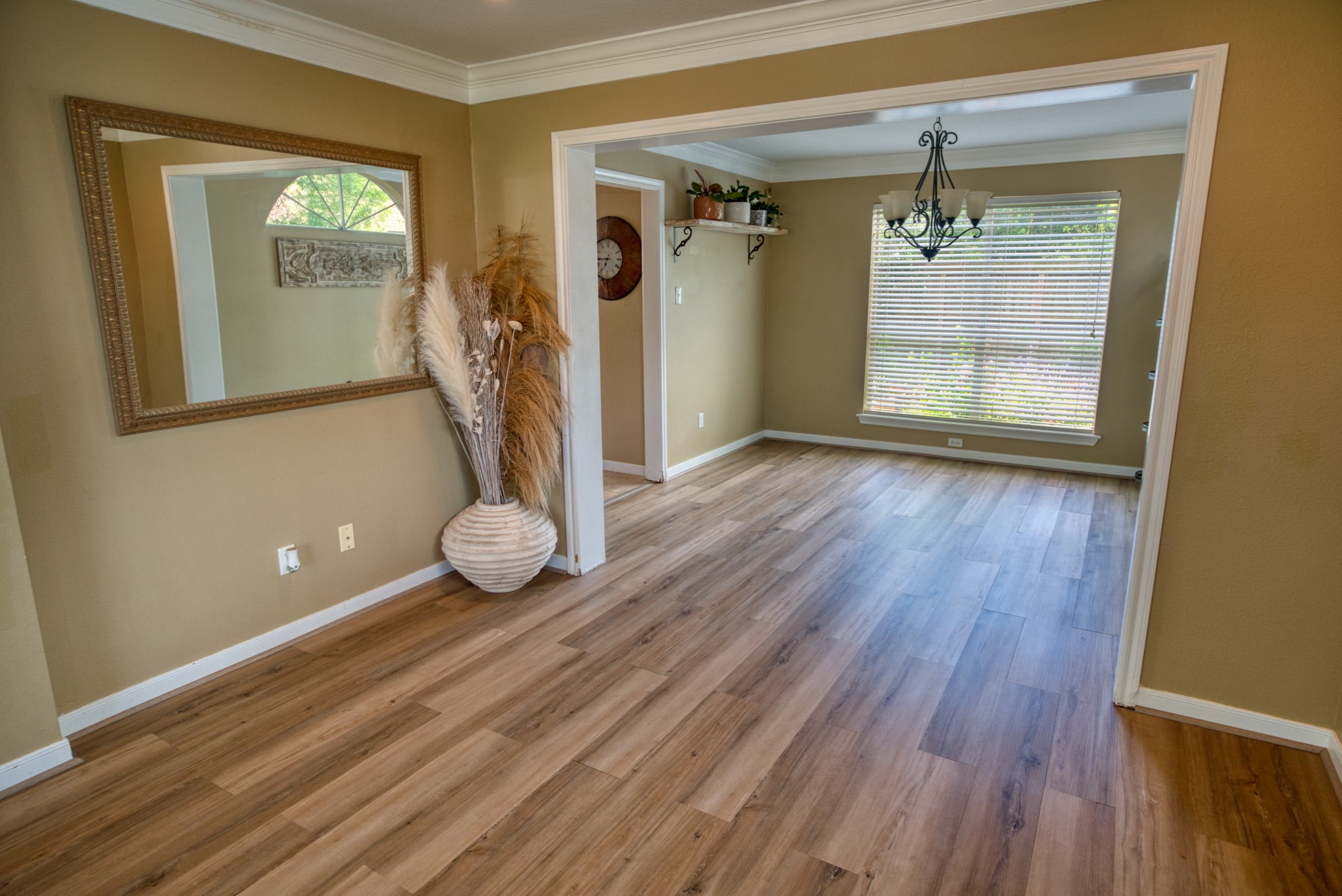 608 Prairie Lane Angleton, TX 77515 - Photo 7 of 30