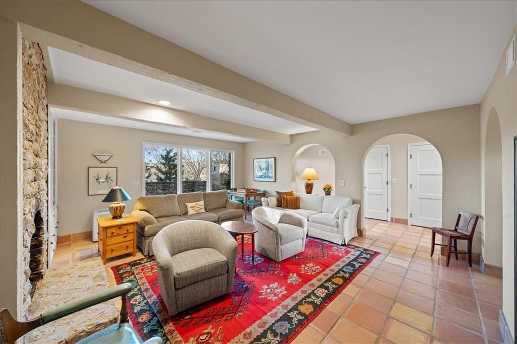 450 Hillcrest Road East Lake Quivira, KS 66217 - Photo 11 of 97