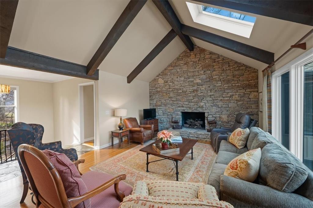 450 Hillcrest Road East Lake Quivira, KS 66217 - Photo 18 of 97