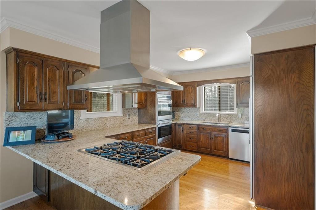 450 Hillcrest Road East Lake Quivira, KS 66217 - Photo 23 of 97