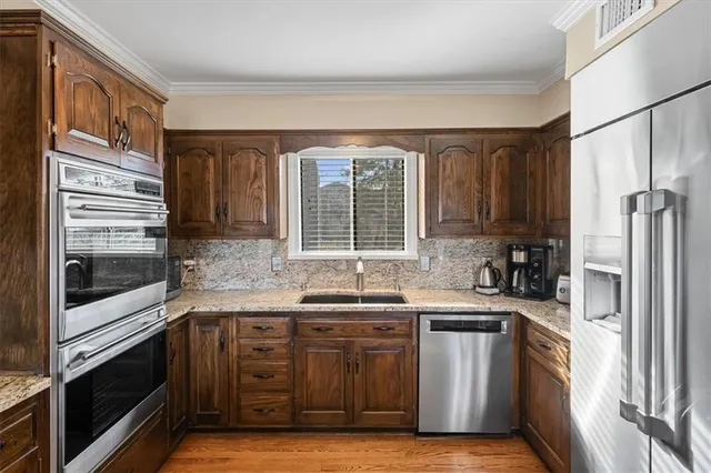 $1,275,000 | 450 Hillcrest Road East, Lake Quivira, KS 66217