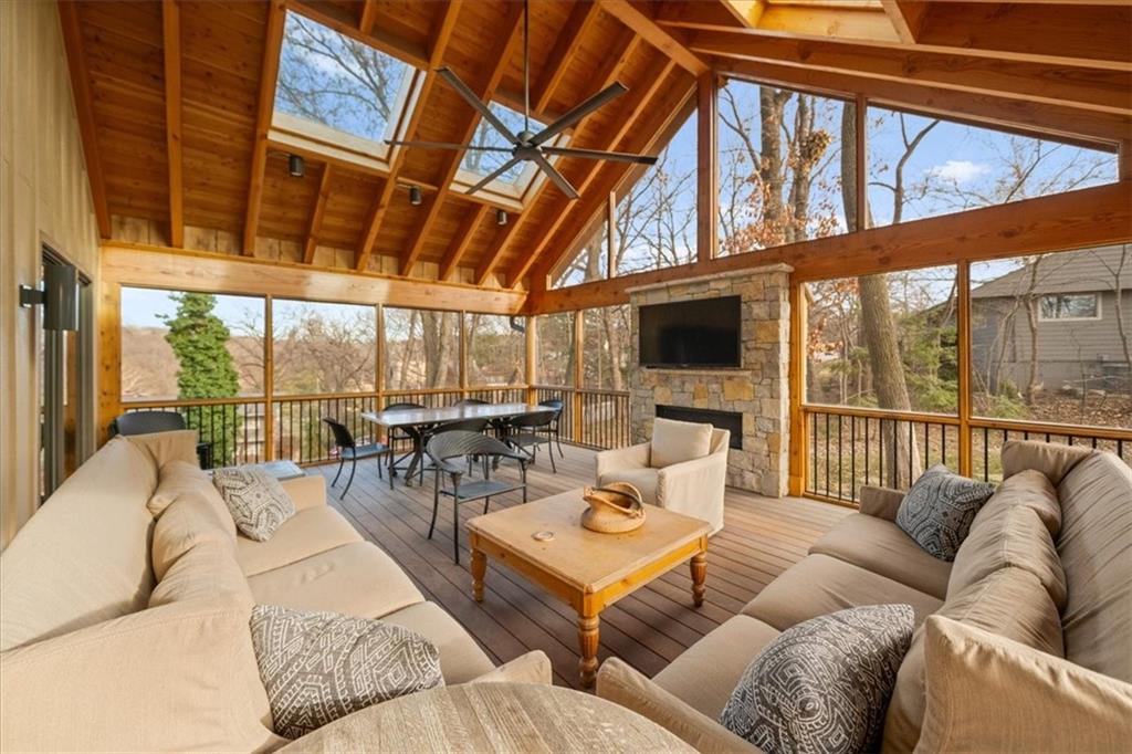 450 Hillcrest Road East Lake Quivira, KS 66217 - Photo 32 of 97